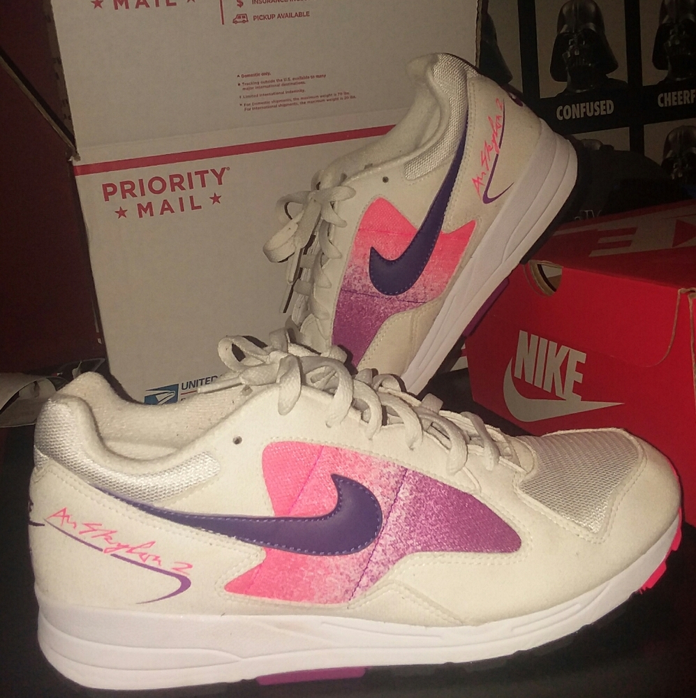 Nike Skylon
